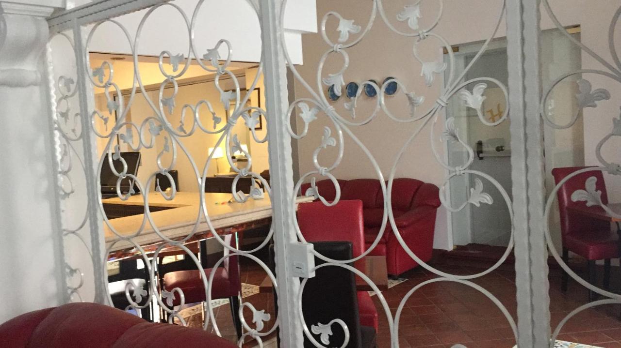 Caracciolo Hotel Roma