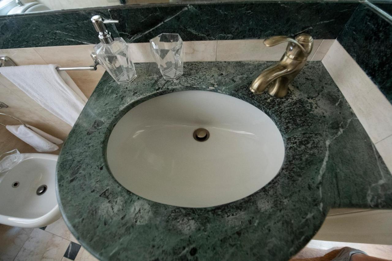 Babuccio37 - Fontana Di Trevi Roma