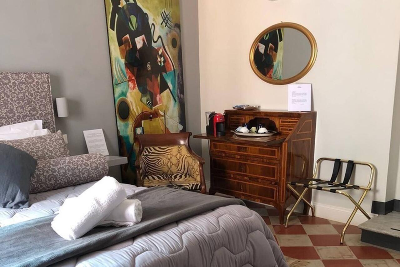 94 Piazza Di Spagna Gjestgiverier 2*