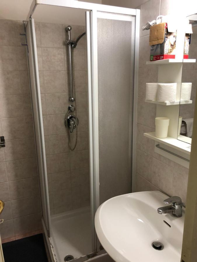 Domus Santa Caterina Guest house