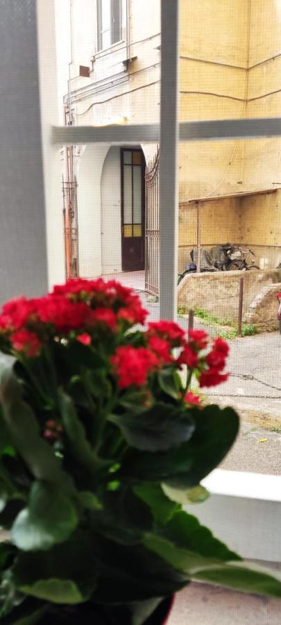 Ema Mini In Trastevere Roma