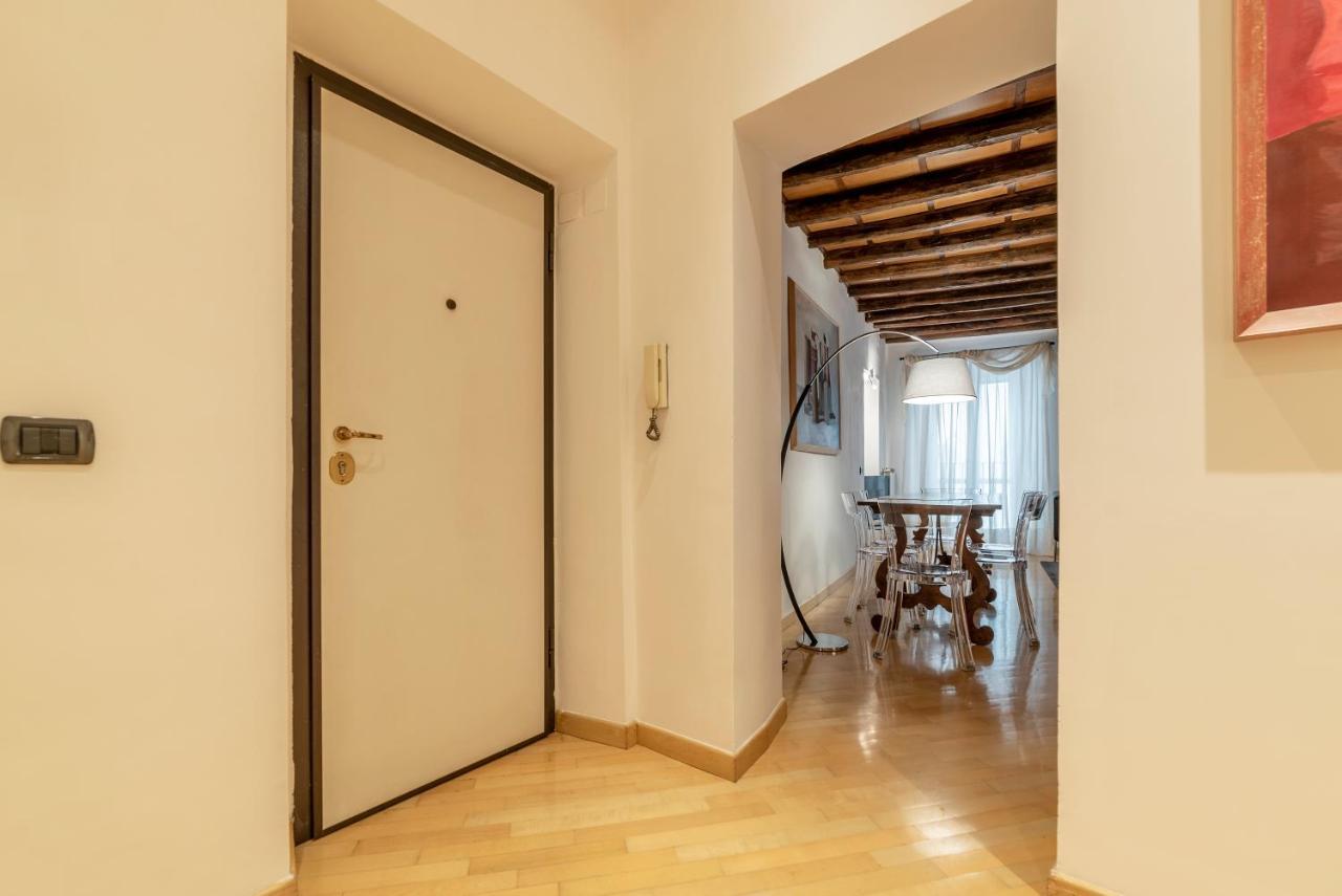 Pantheon View Apartment Rom