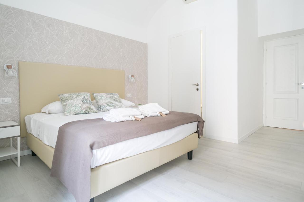 White Candia Bed & Breakfast Rome
