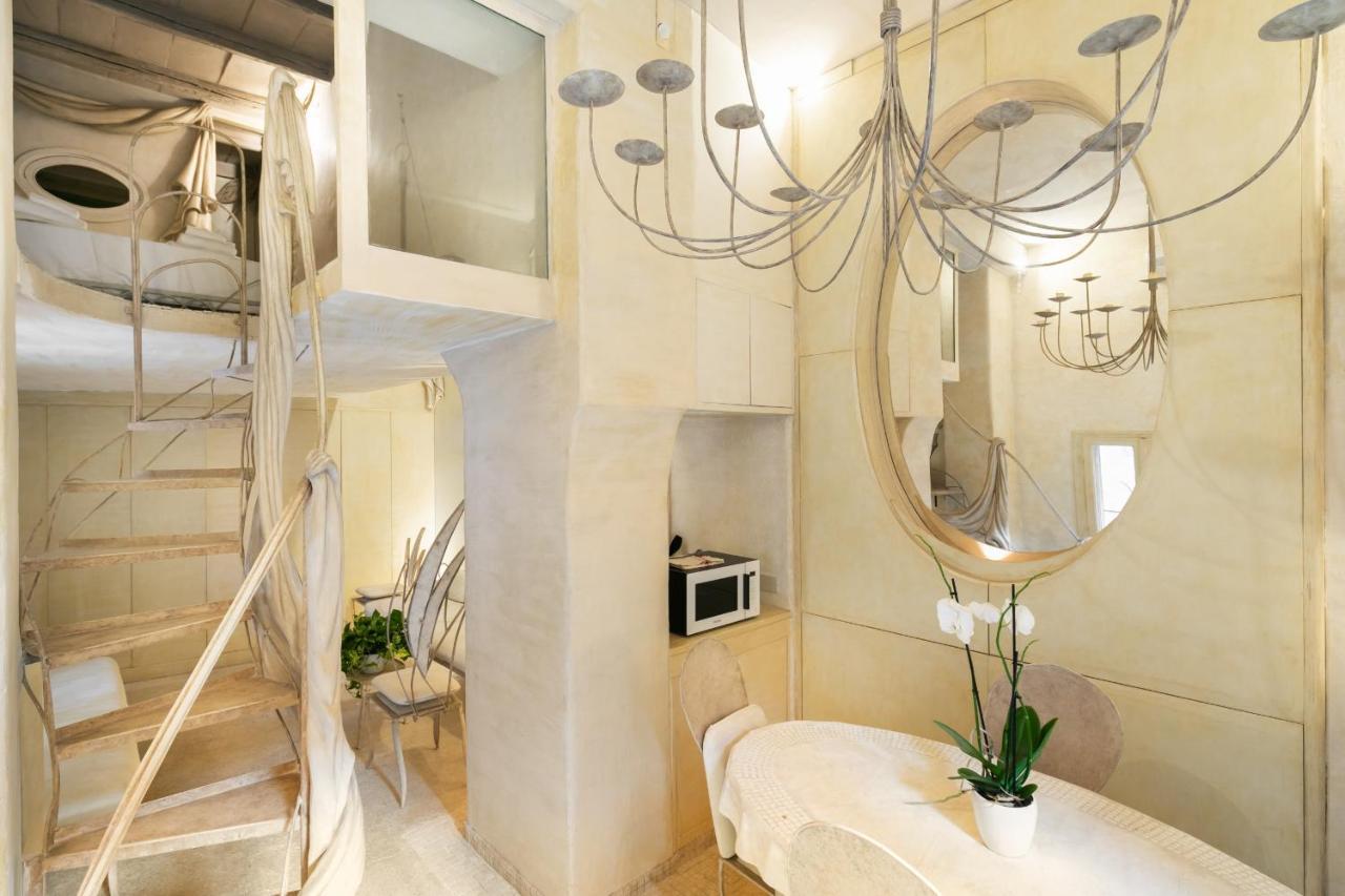 The Spanish Steps Extravaganza Apartment