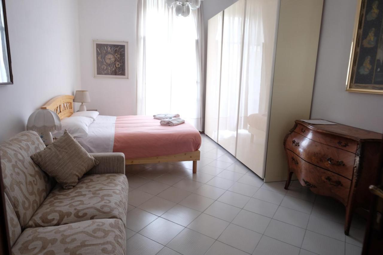 Interno 7 *
