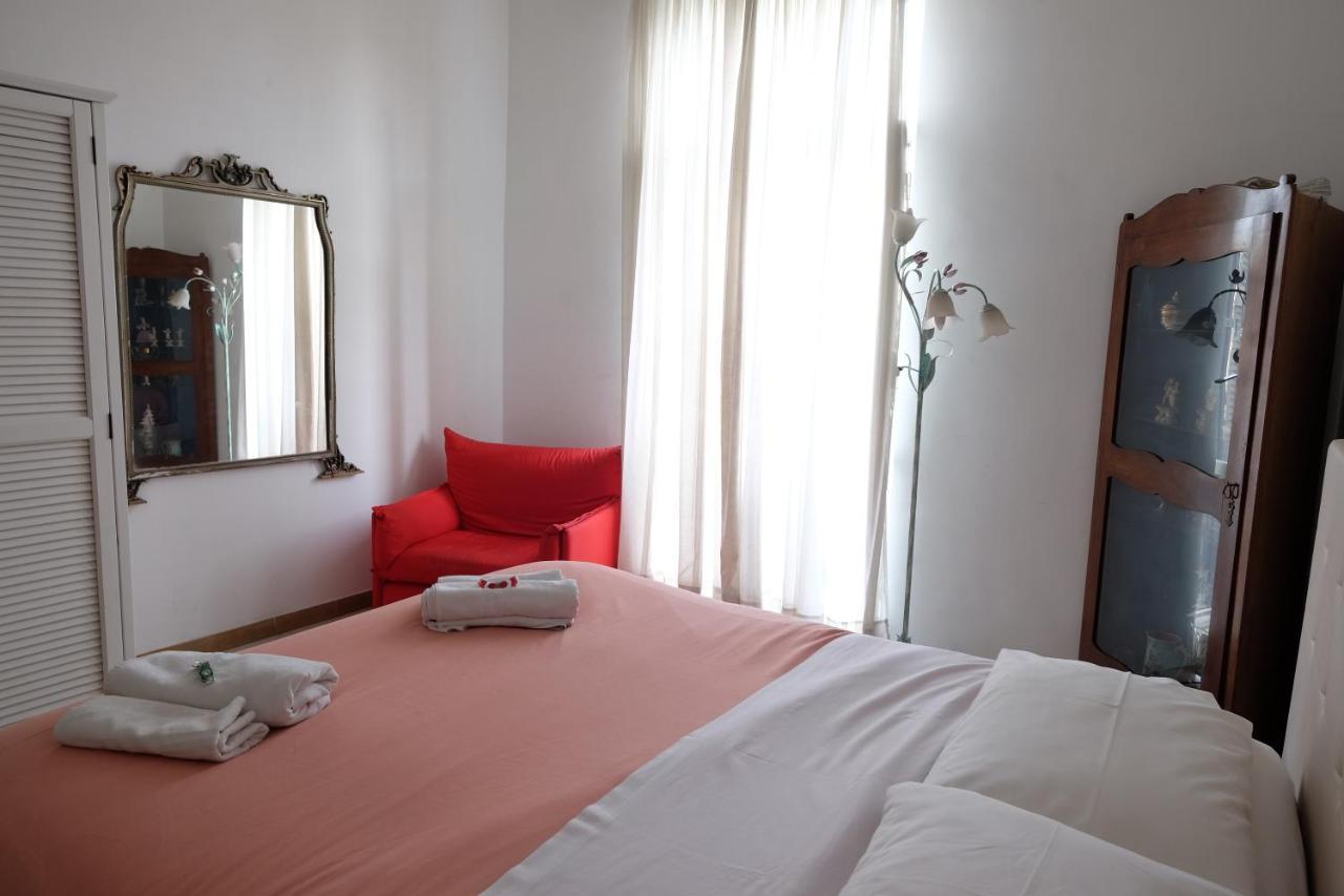 Interno 7 *
