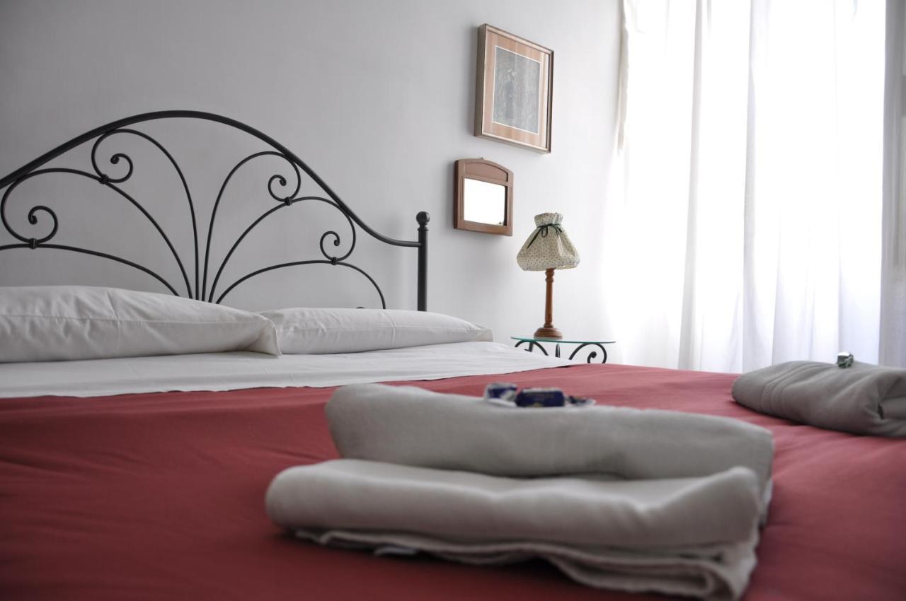 Interno 7 *