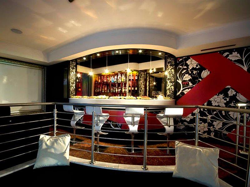 Ariston 4*