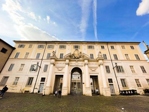 Your Trastevere Apartment- Welcome Home! Rome