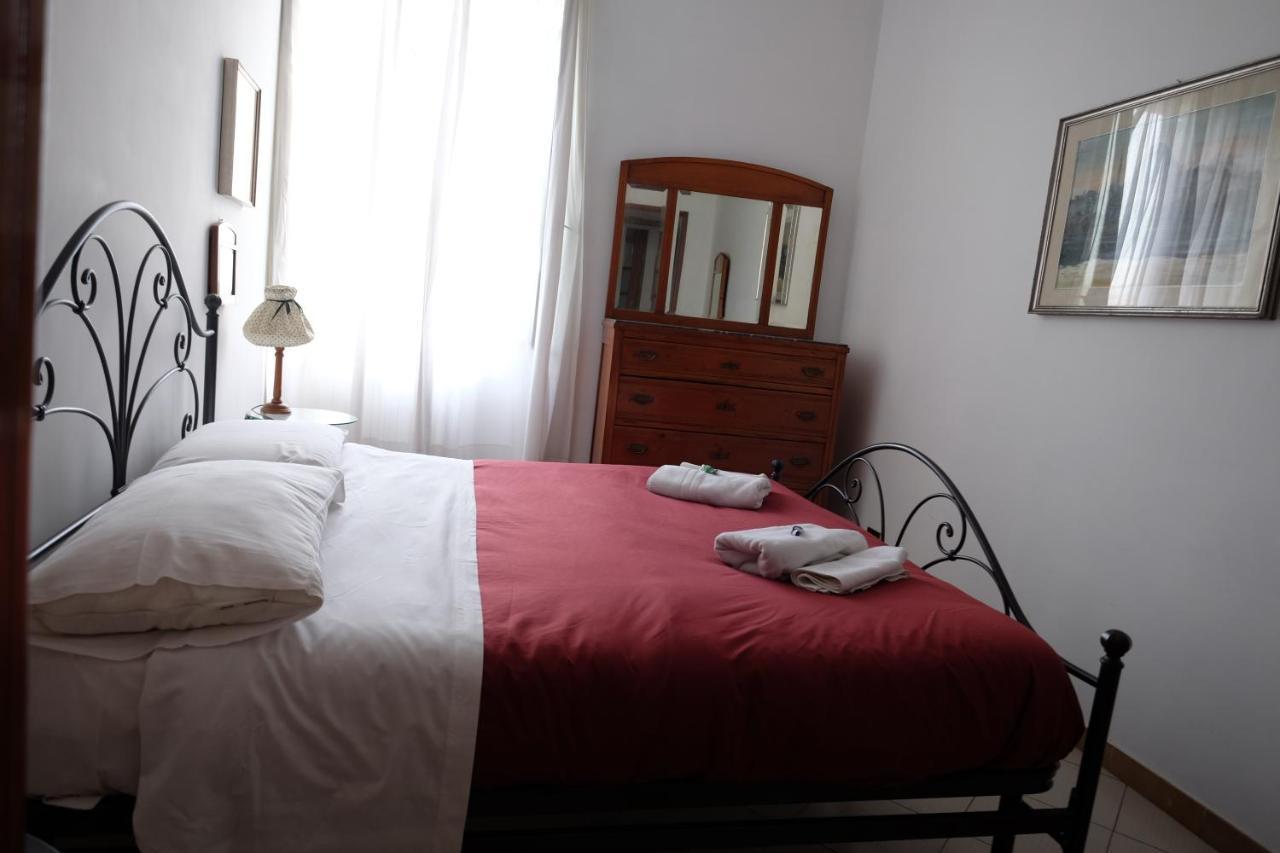 Interno 7 *