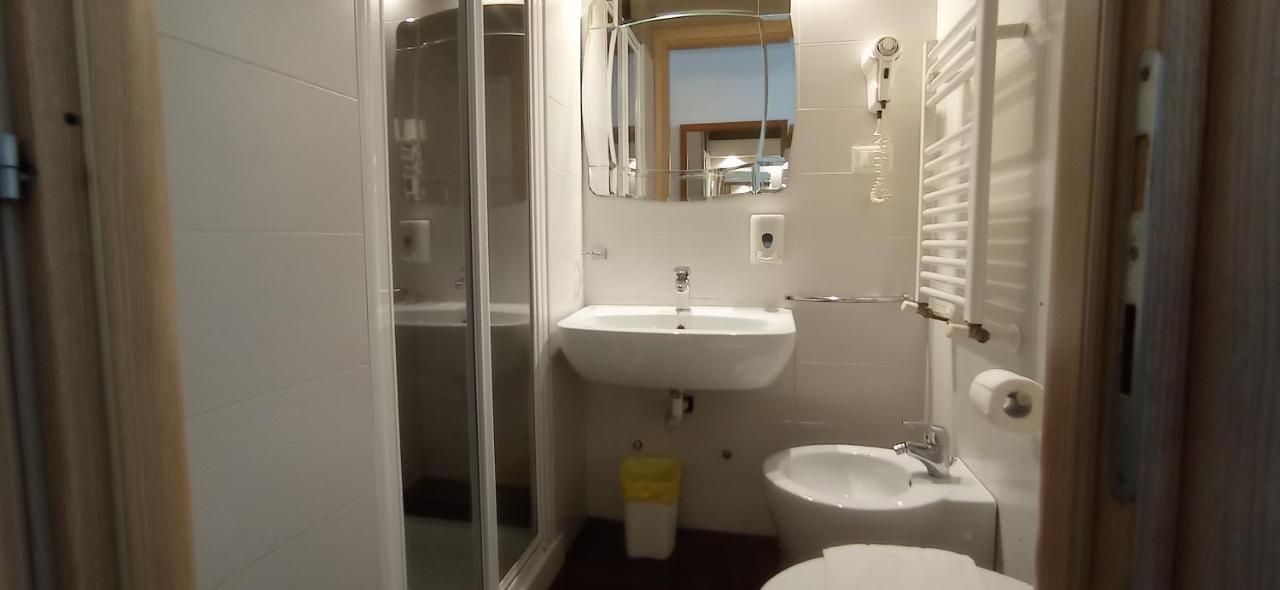 Travellers Hotel 2*