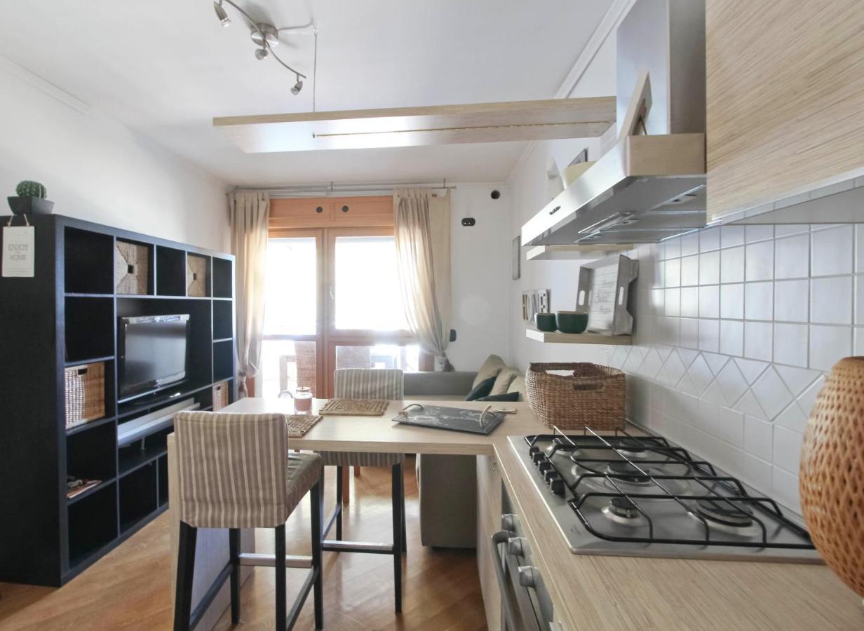Cozy Terrace Close To Eataly And Metro Piramide Apartment