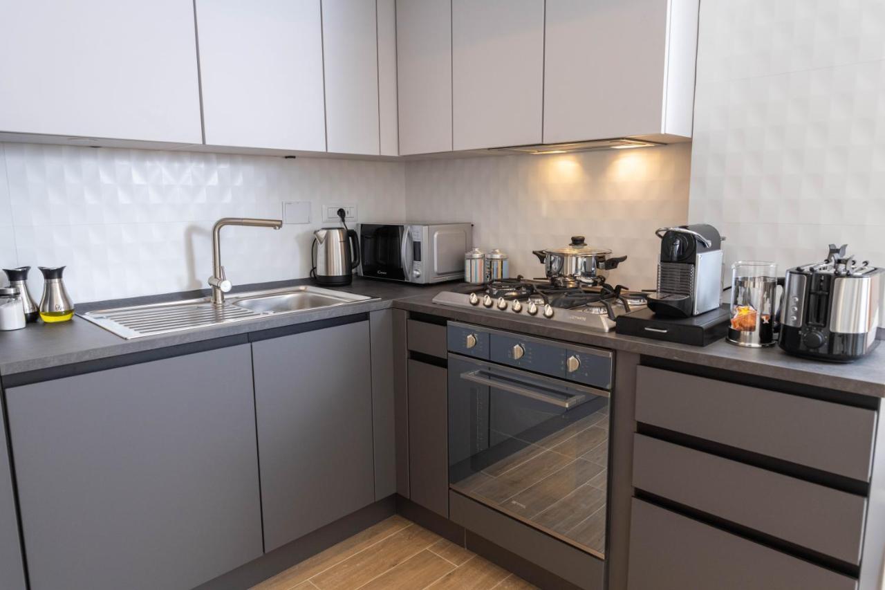Colosseo Brightful With Rooftop Apartamento Roma