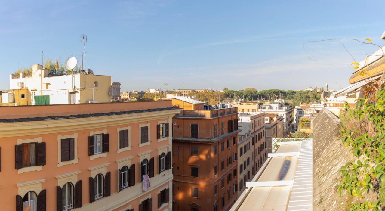Colosseo Brightful With Rooftop Apartamento Roma