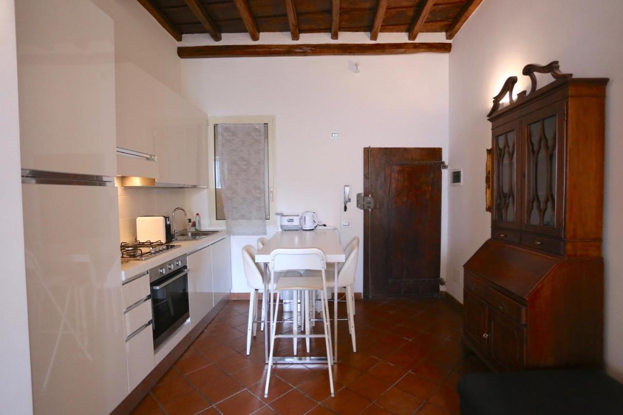 Benedetta 22 - Trastevere * Roma