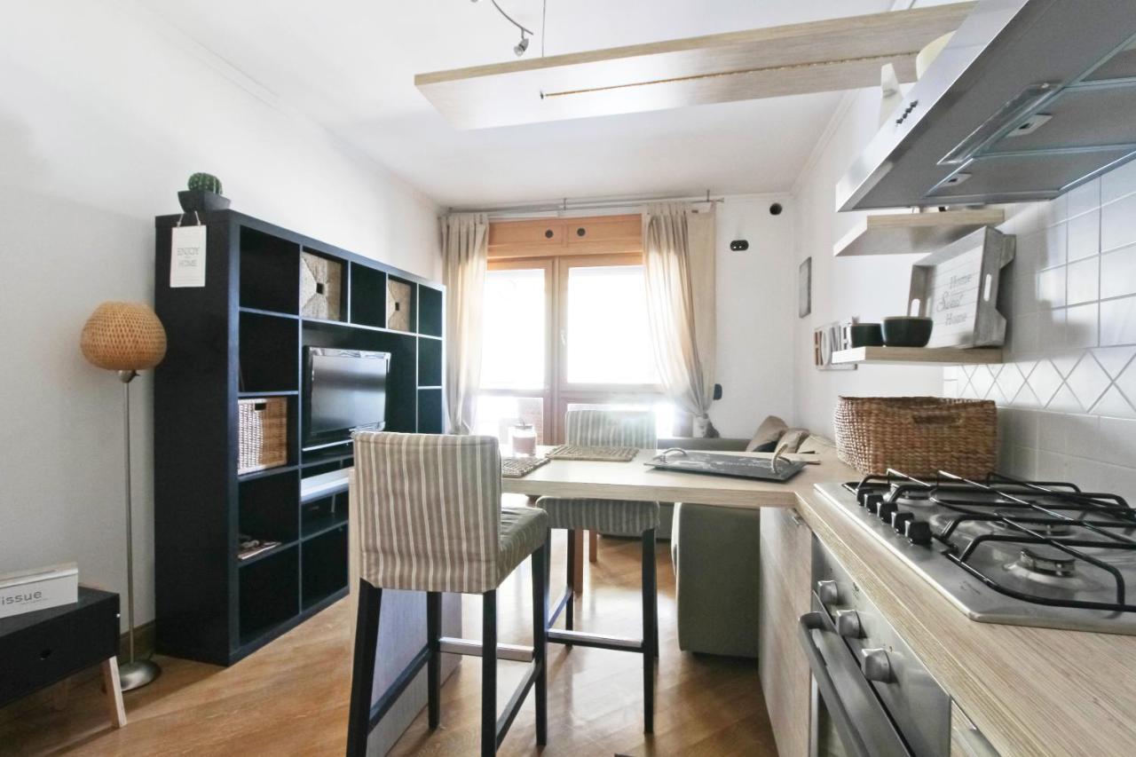 Cozy Terrace Close To Eataly And Metro Piramide Apartamento *