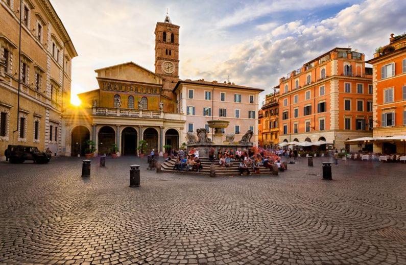 Luxury Art In Trastevere With Terrace Roma