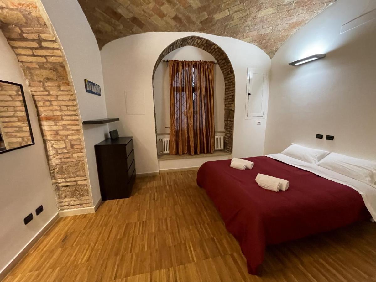 Heart Of San Lorenzo - La Apartamento Roma