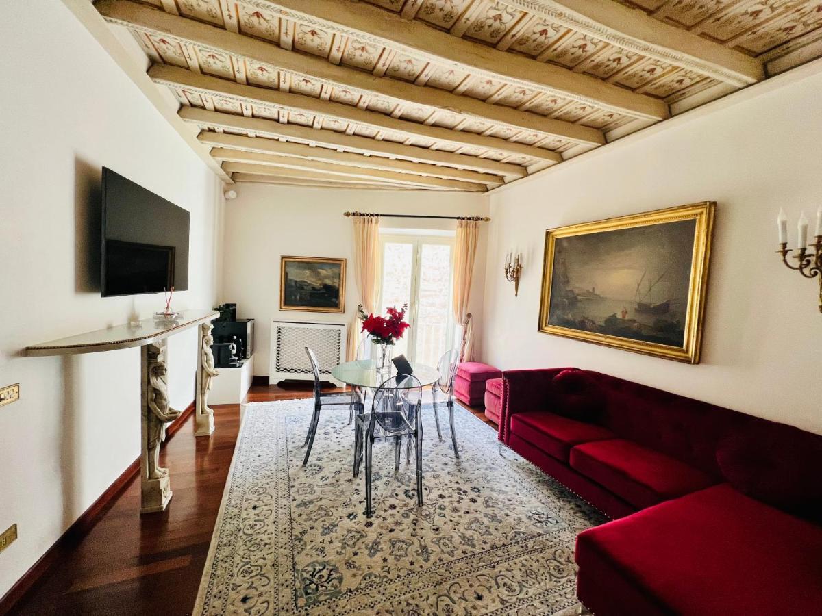 Babuino Imperial House