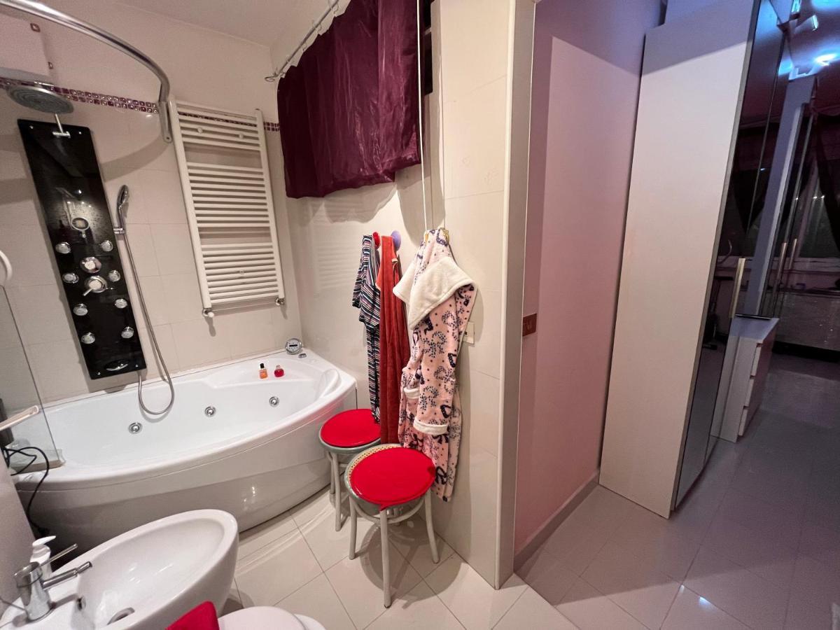 Affitto Due Camere, Due Bagni In Apartment *