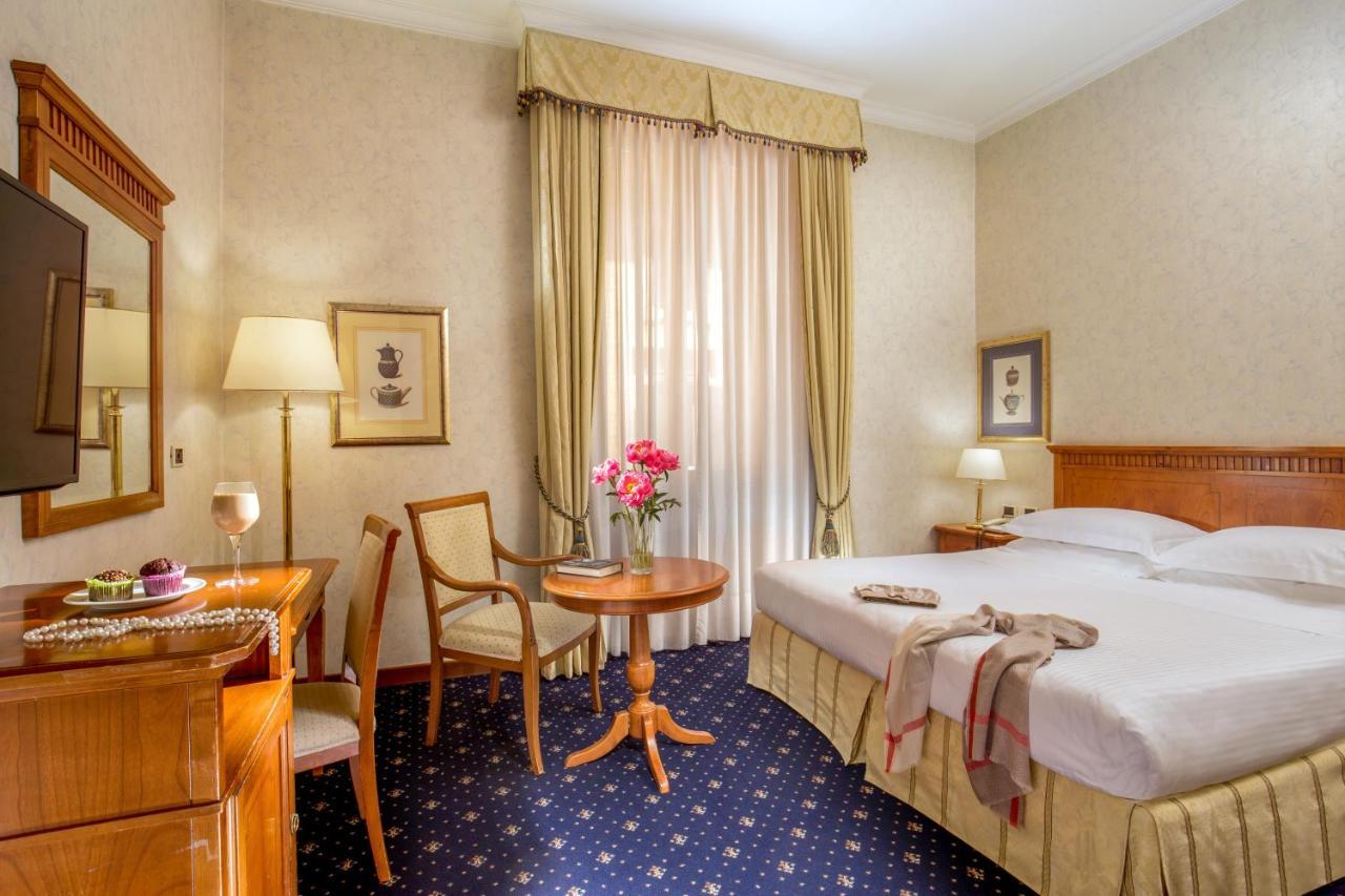 Empire Hotel