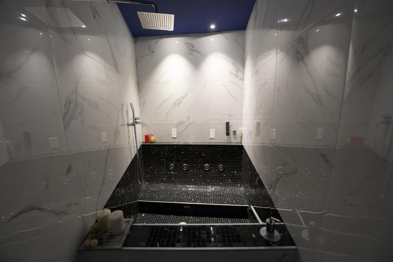 Easy Holidays - Suite Colosseo *