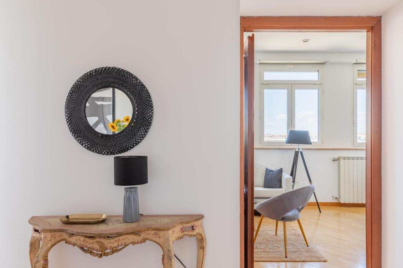 Iflat Spacious Penthouse Near The Vatican City Apartment *