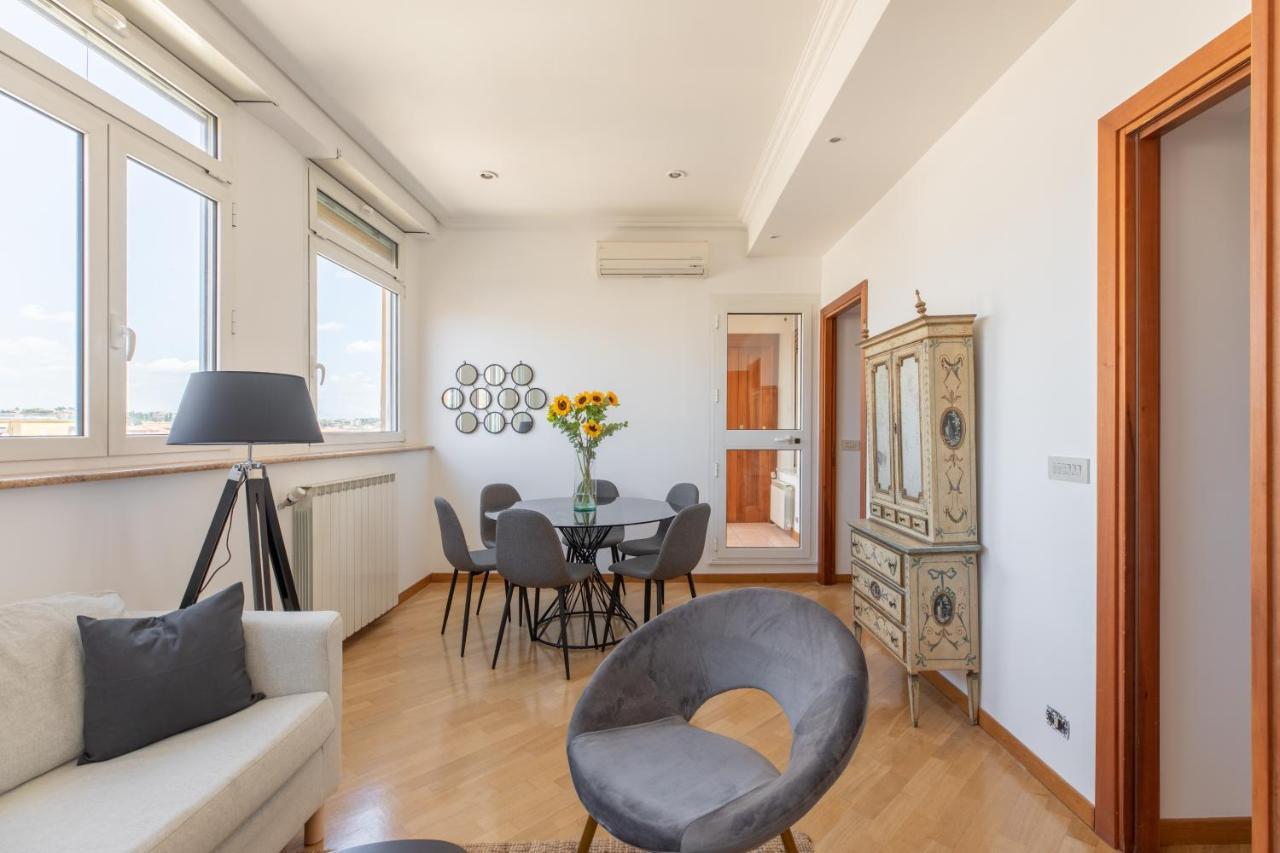 Apartment Iflat Spacious Penthouse Near The Vatican City *