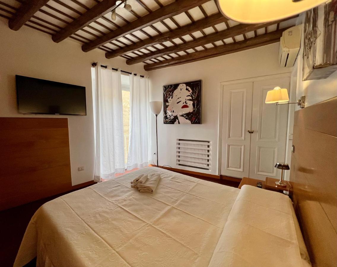 Babuino Imperial House * Roma