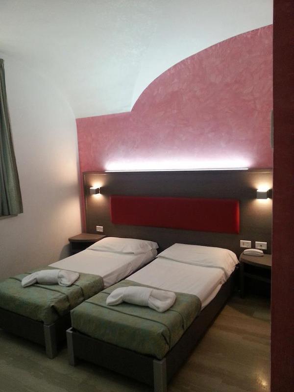 Center 2 Hotell 3*