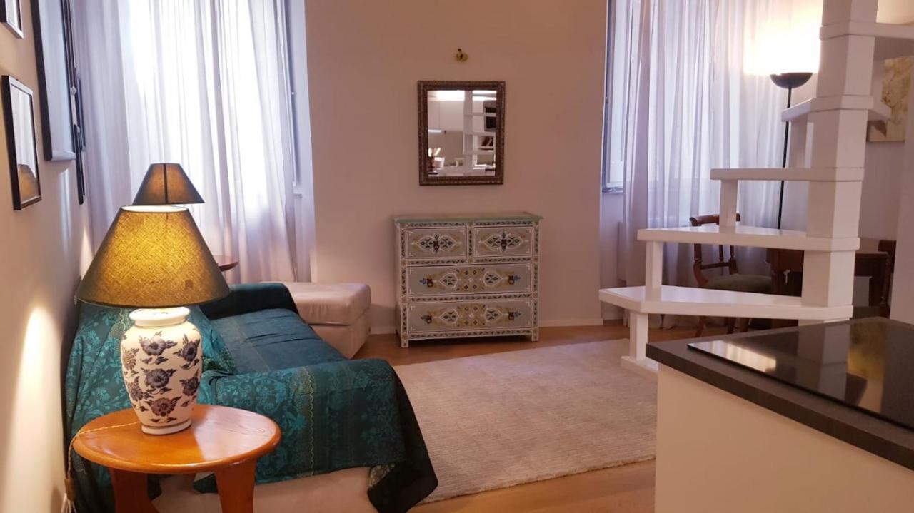 Domus Lupae -live In The Heart Of Apartamento *