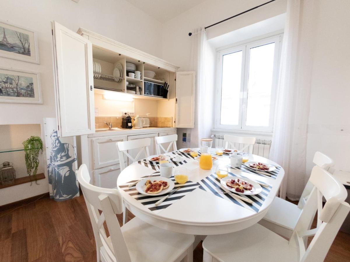 The Best Rent - Three-bedroom Close To Colosseo Apartamento