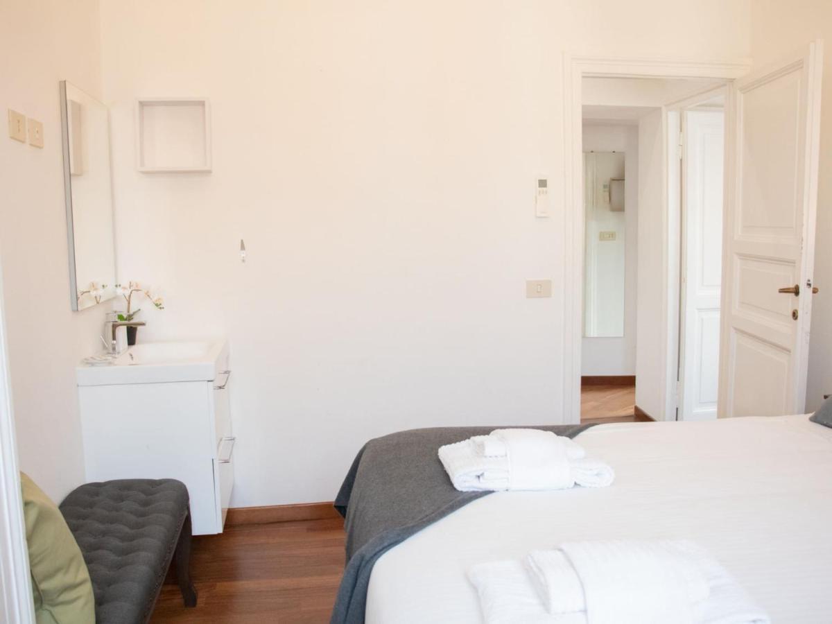 The Best Rent - Three-bedroom Close To Colosseo Apartamento