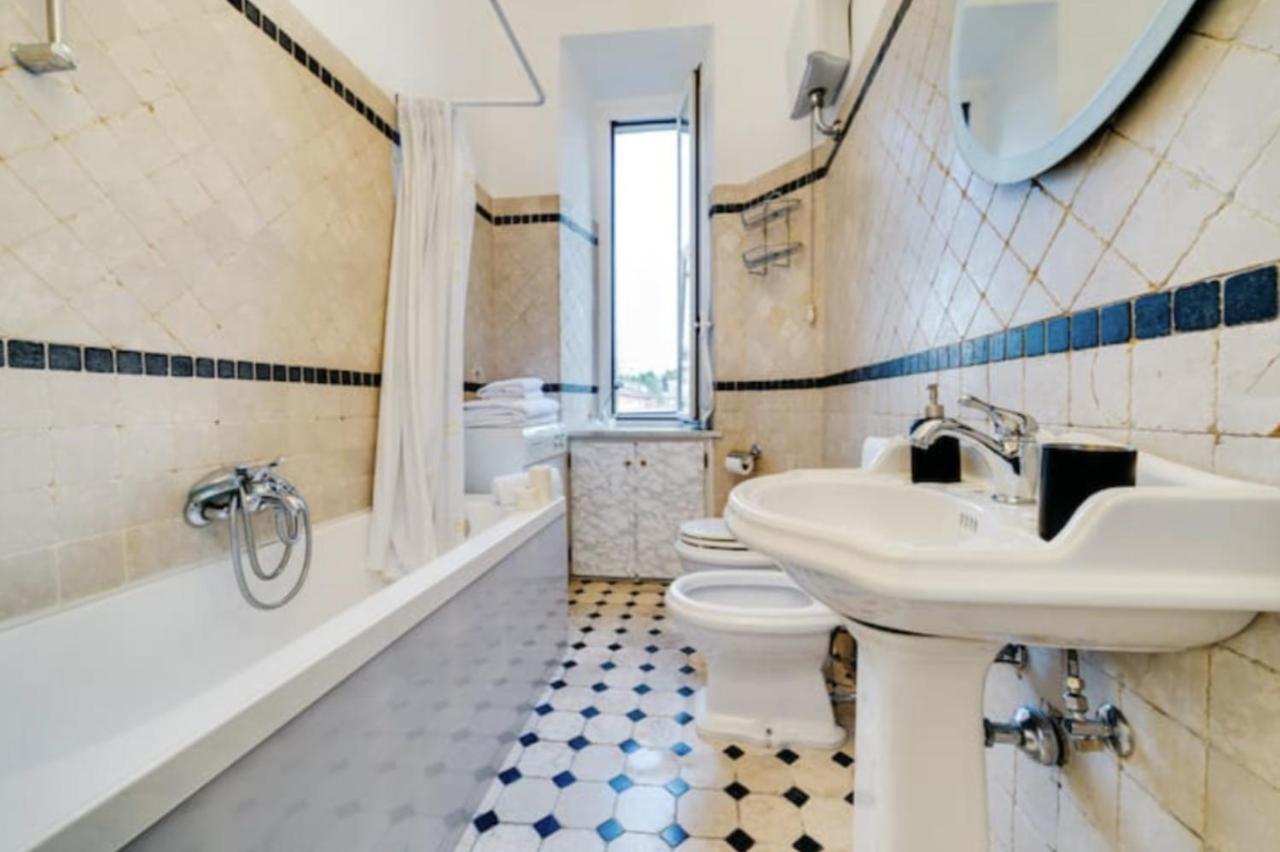 Sunny Flat In Elegant Building Close To Colosseum Apartamento Roma