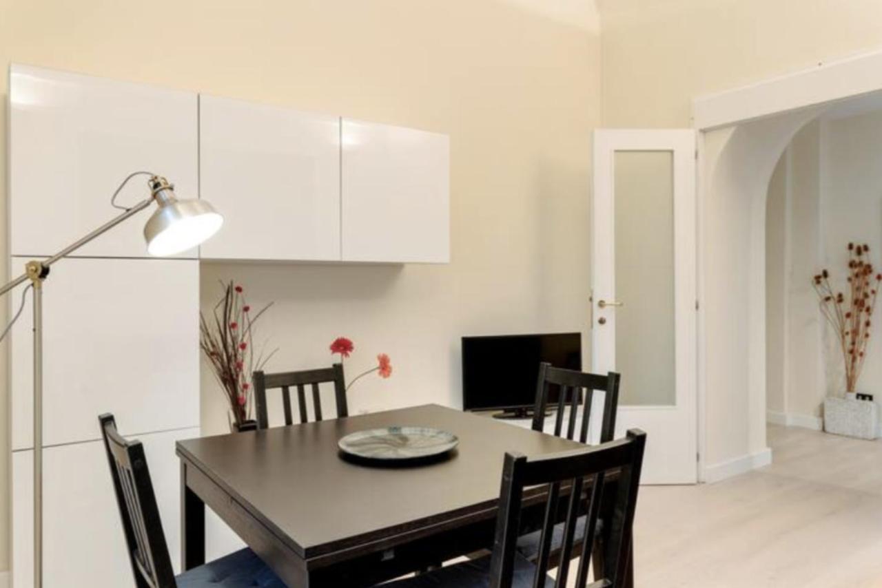 Sunny Flat In Elegant Building Close To Colosseum Roma