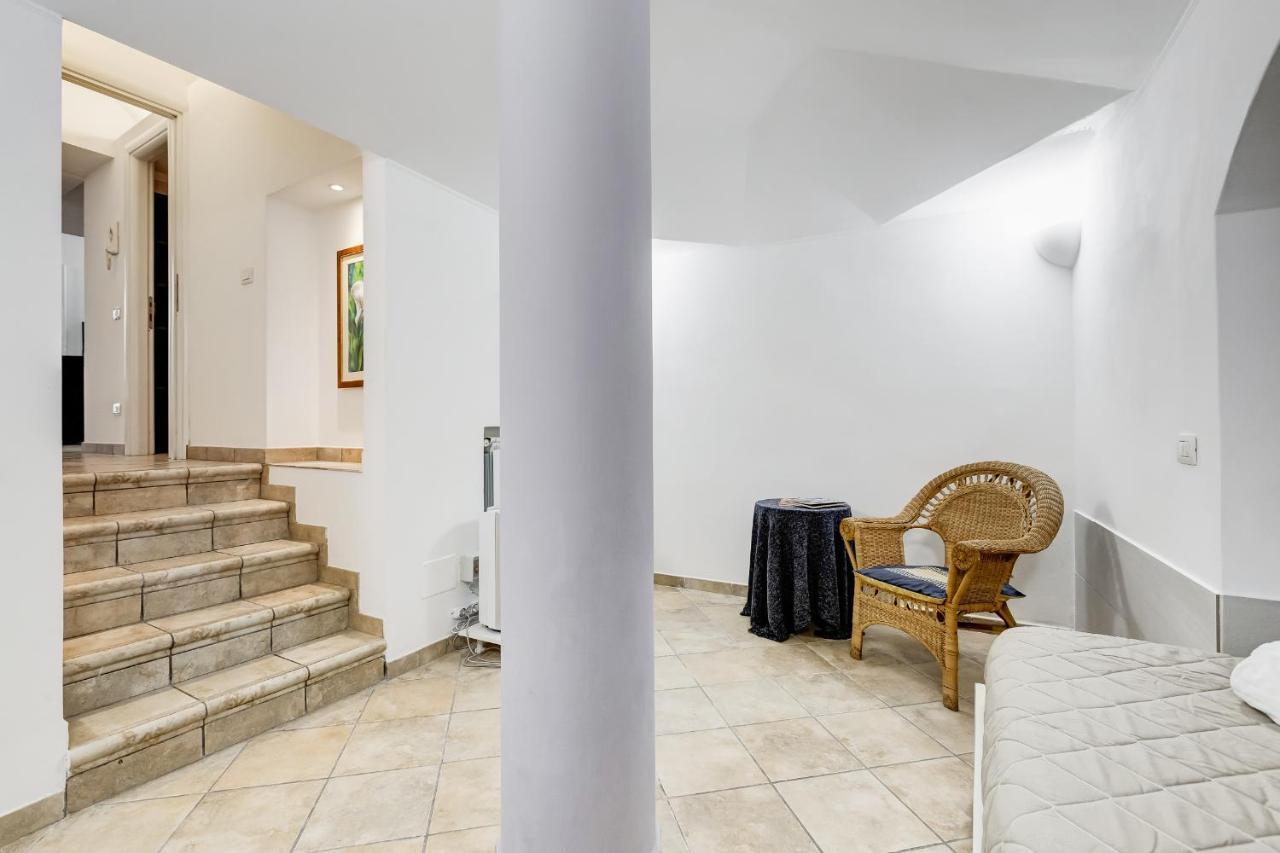 Spacious Loft In The Heart Of *