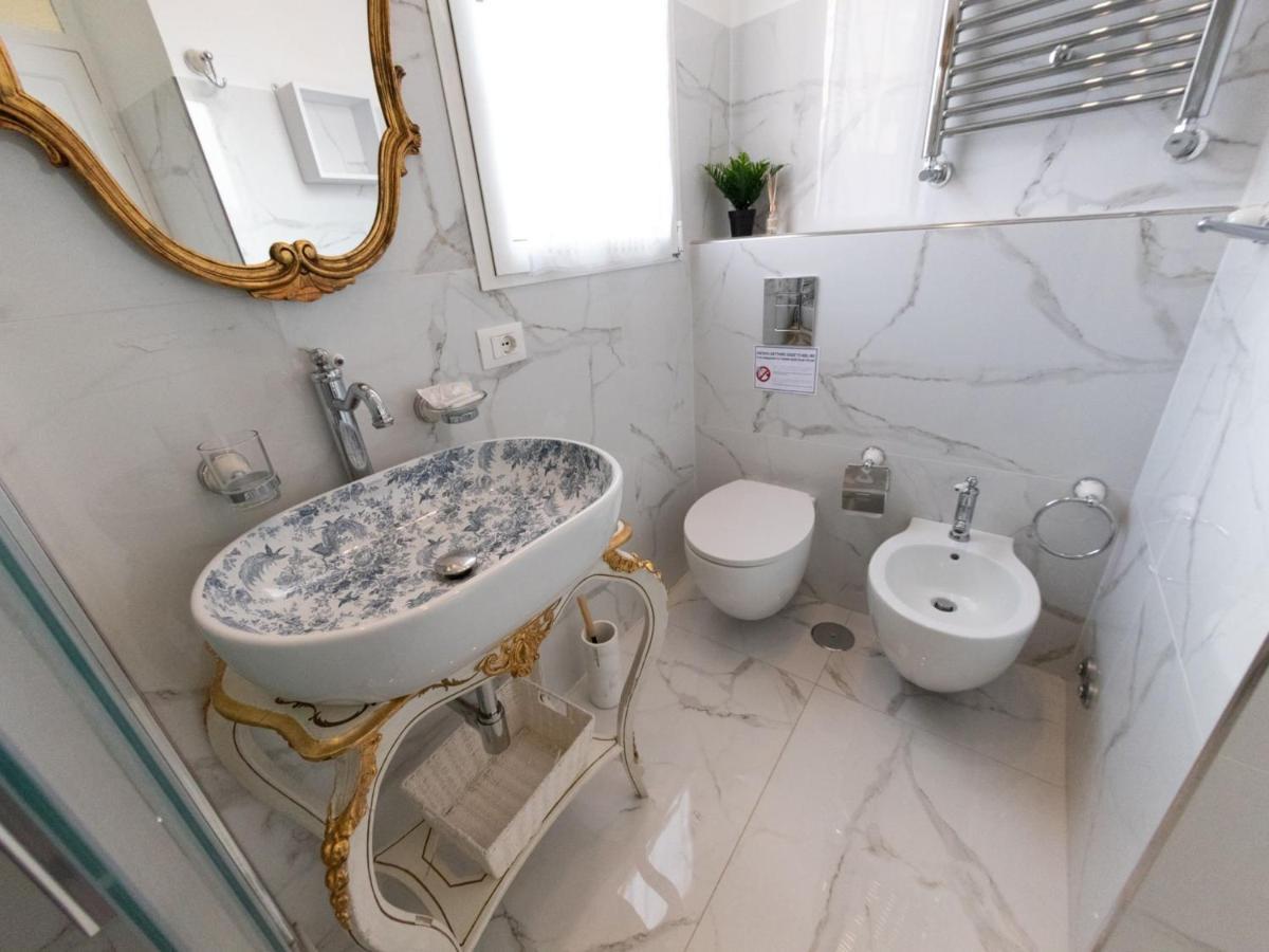 The Best Rent - Three-bedroom Close To Colosseo Apartamento