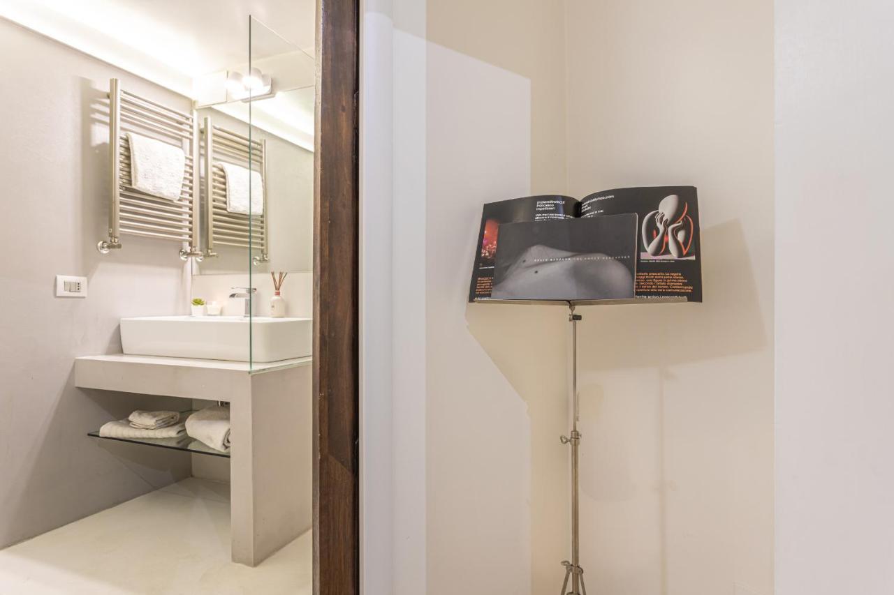 Lucrezia - Close To Piazza Navona * Rom