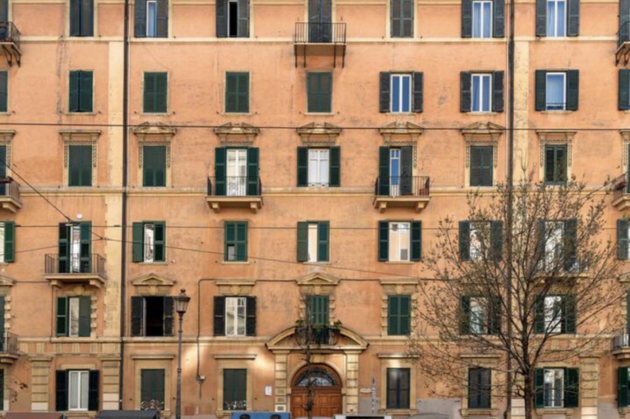 Sunny Flat In Elegant Building Close To Colosseum Apartamento Roma