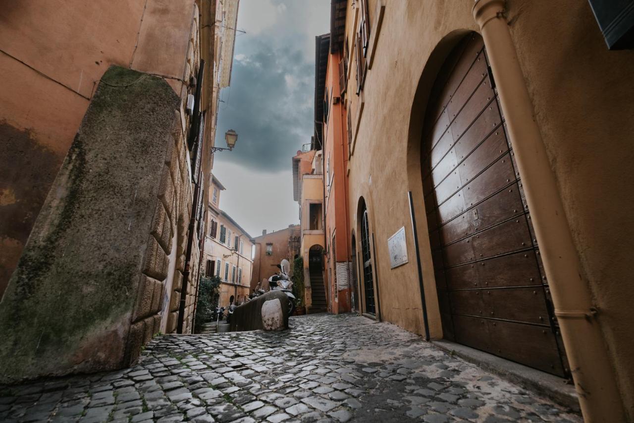 Bruno Domus Trastevere