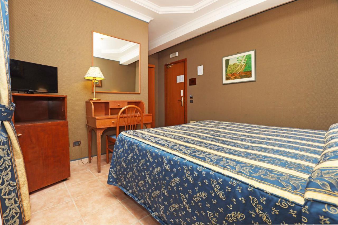 Hotell Rimini 3*