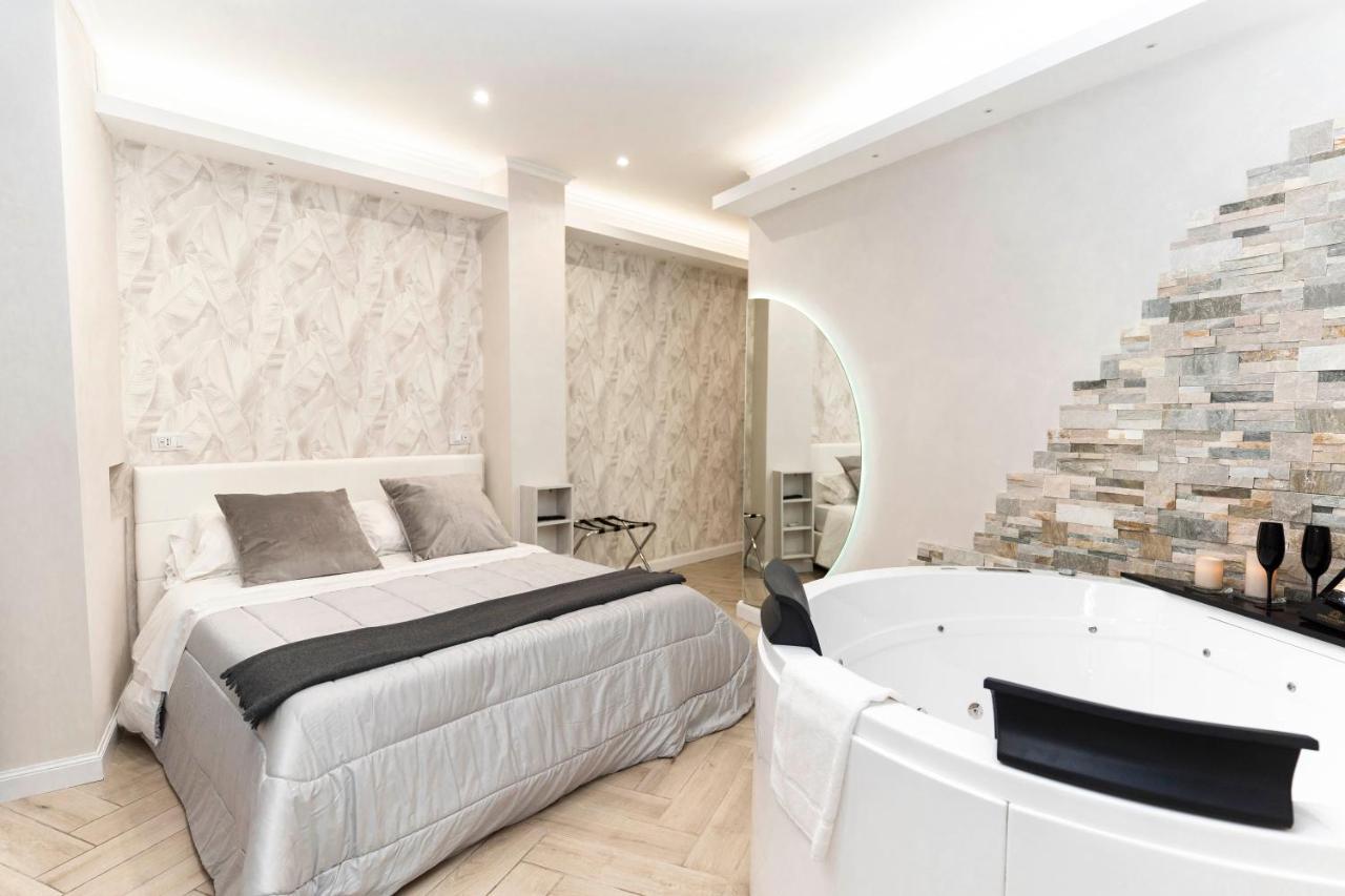 Silver Coliseum Apartment *