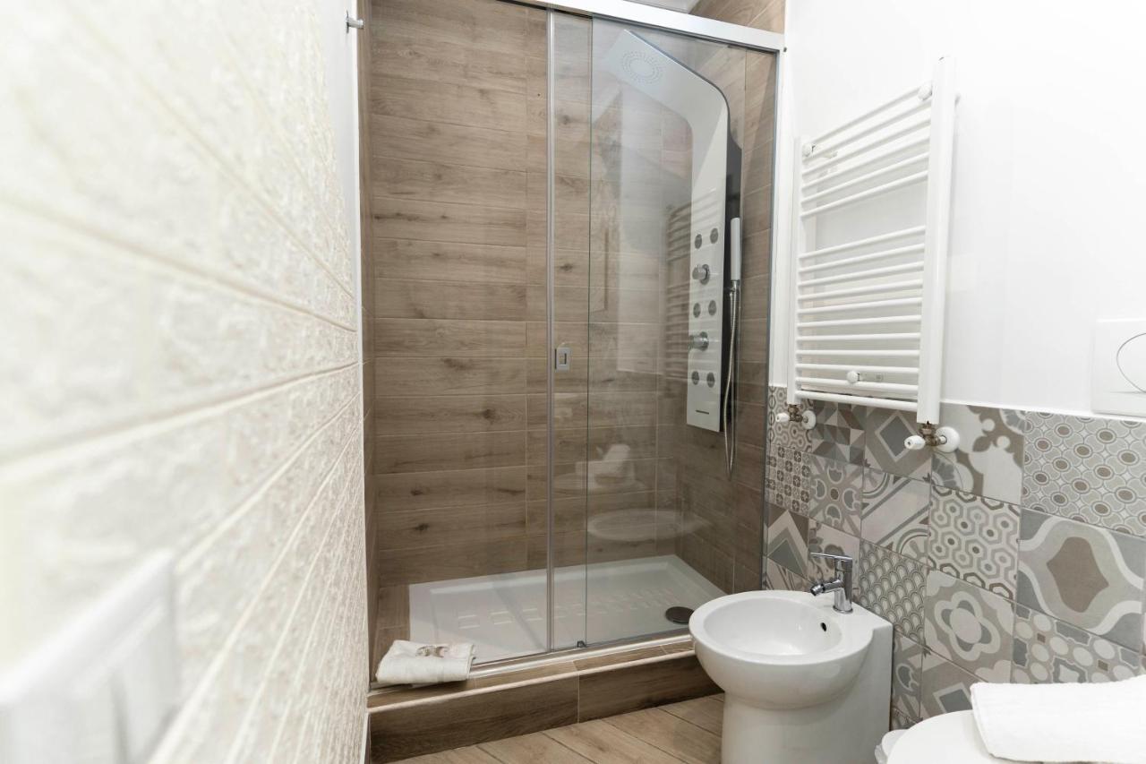 Silver Coliseum Apartment *