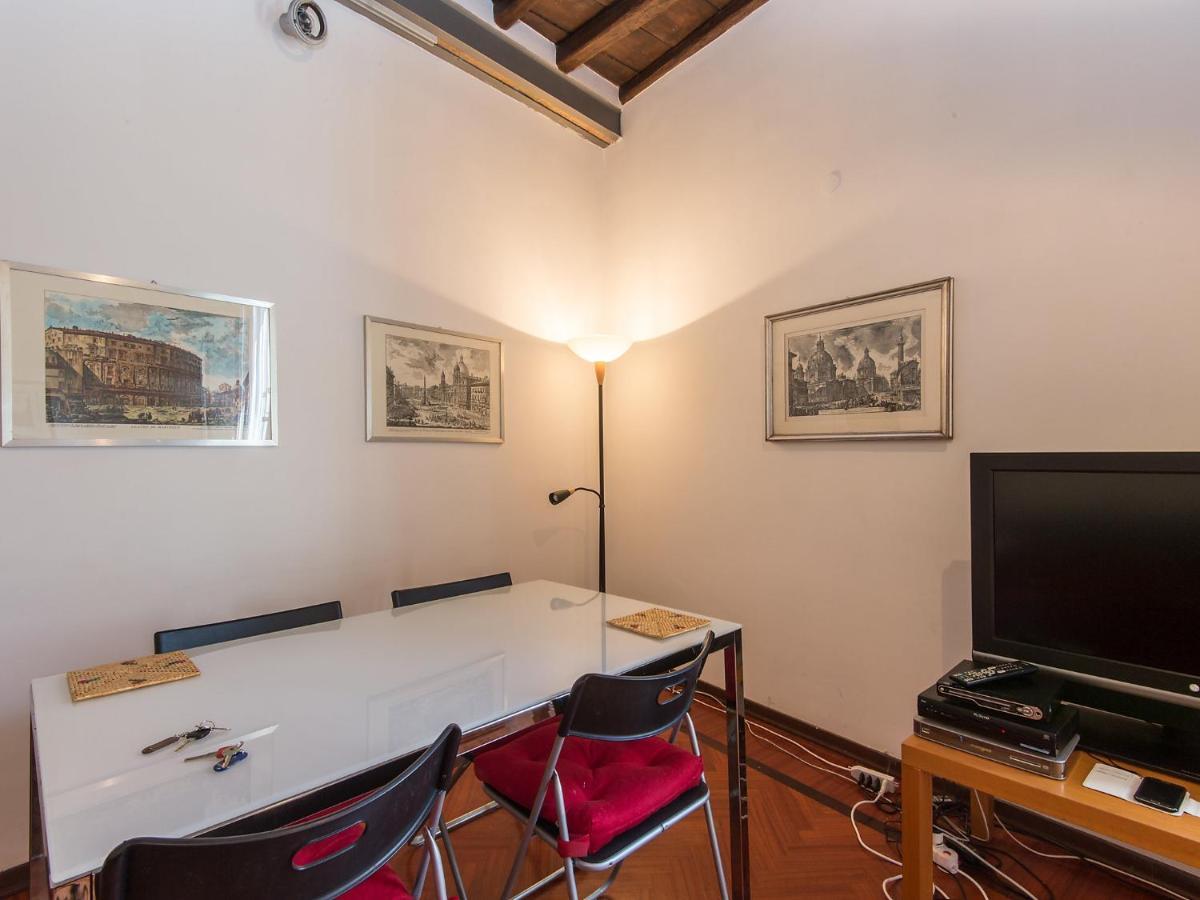 Piazza Navona Charming By Interhome * Roma