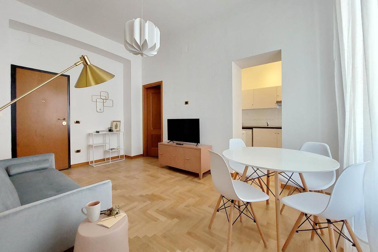 Take Me - Forum Apartment Rom