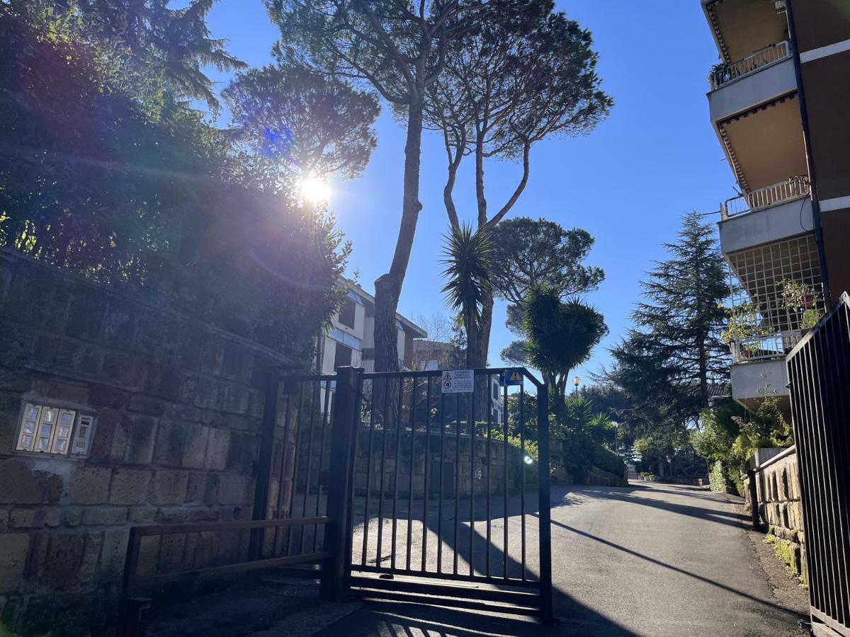 Monolocale A Mostacciano * Roma