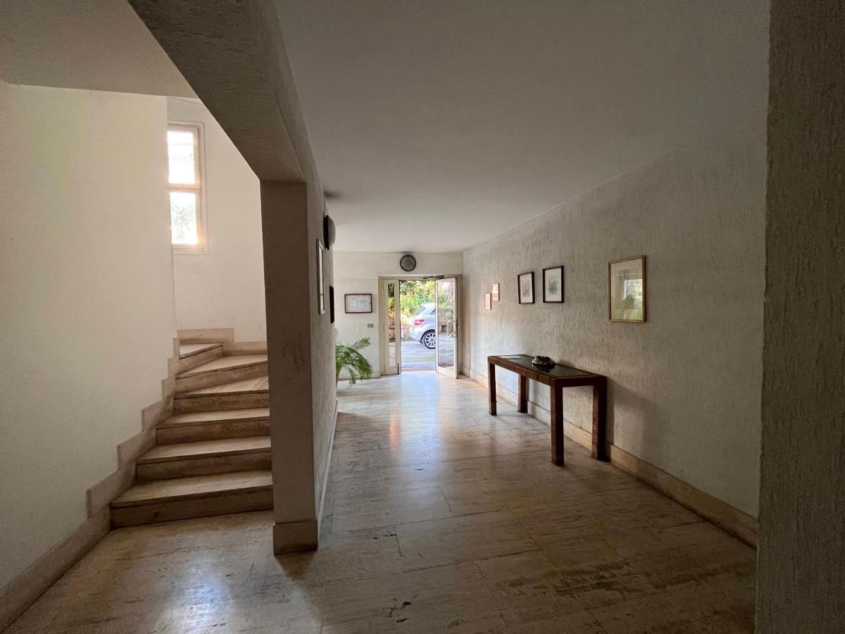 Monolocale A Mostacciano Leilighet
