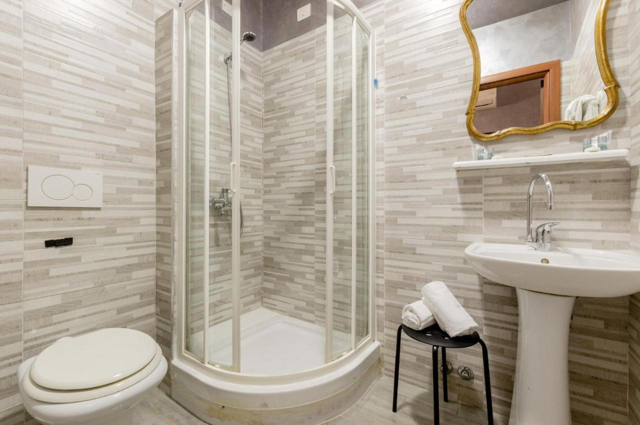 4-bdr Among Colosseum&termini 10-people Apartamento Roma