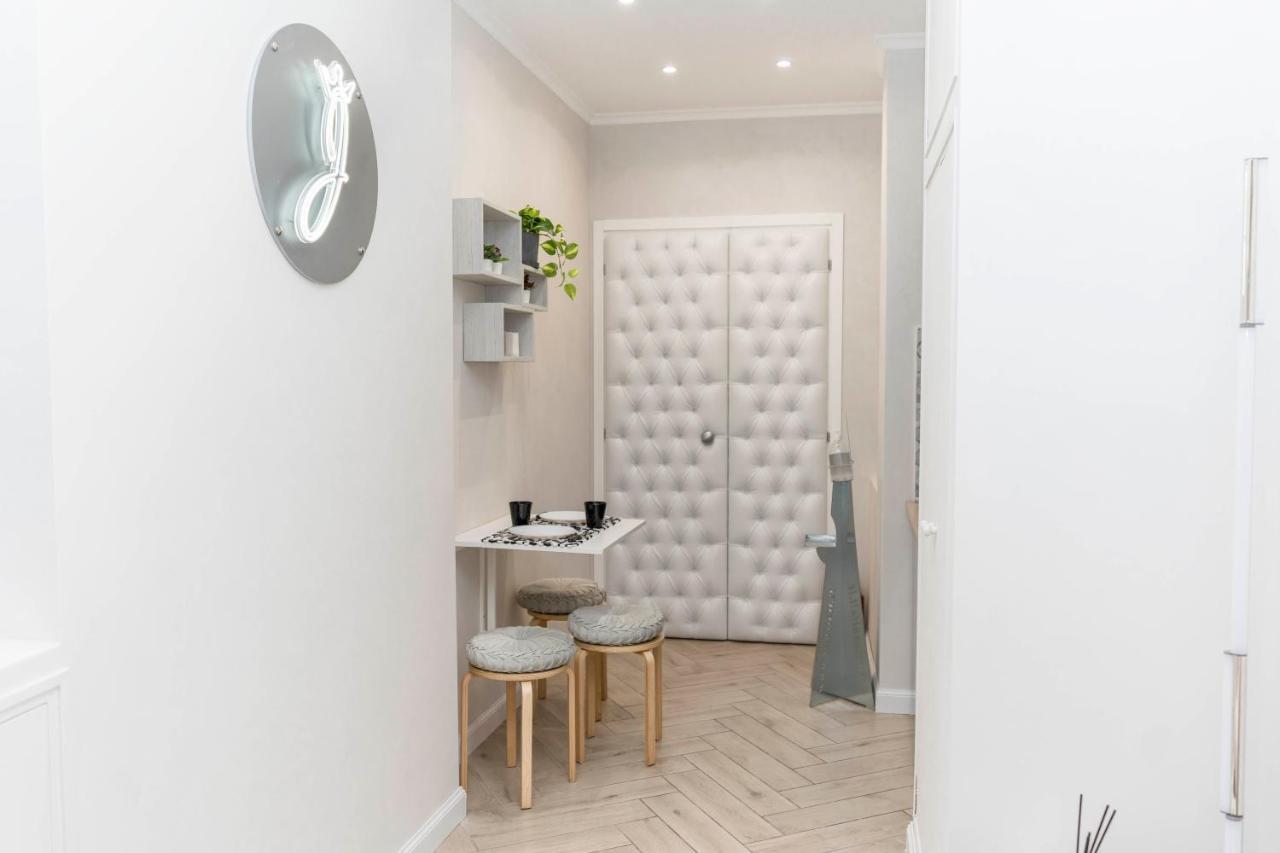 Silver Coliseum Apartment