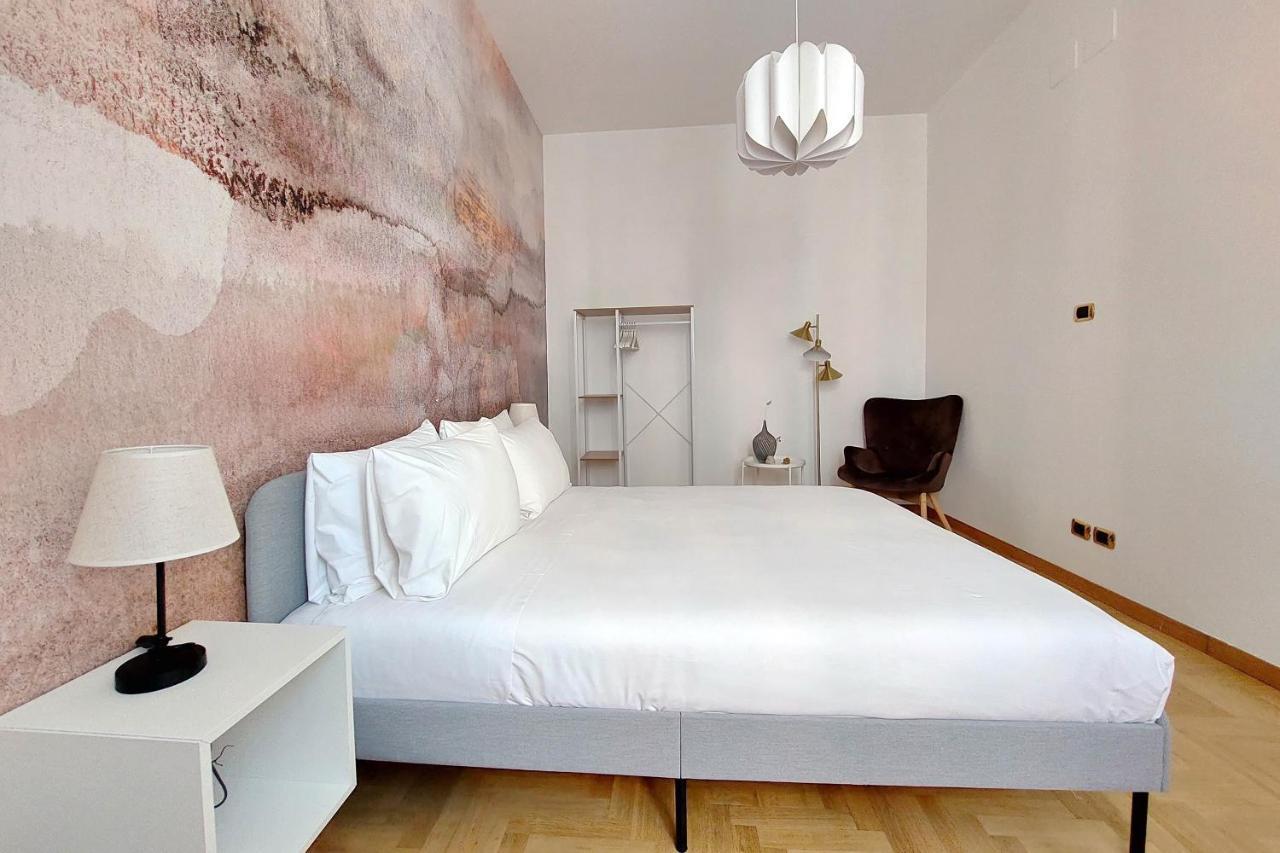 Take Me - Forum Apartment Rom